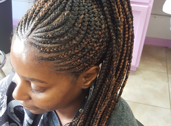 Blanca's Braids Hair Braiding Salon - Garden City, MI