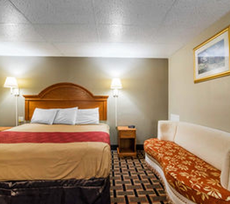 Econo Lodge - New Paltz, NY