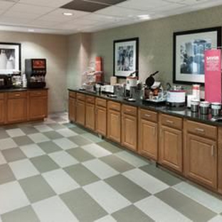 Hampton Inn & Suites Davenport - Davenport, IA