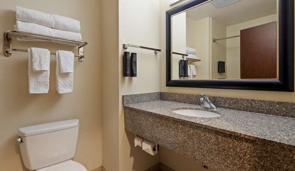 Best Western Plus Chain of Lakes Inn & Suites - Leesburg, FL