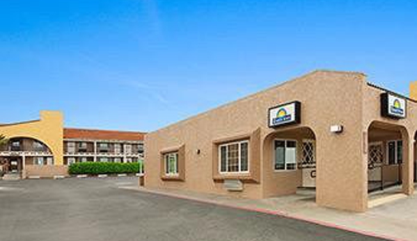 Days Inn - San Simeon, CA