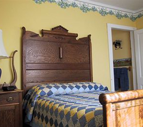 Rainbow Ridge Farms Bed & Breakfast - Onalaska, WI