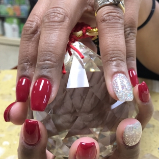 Lux Nails - Folsom, PA. LuxNailsFolsom.com 610-537-7879 * Nails * Eyelash * Waxing * Open Sunday * PARKING In Rear
 
1217 Macdade & Folsom ave. 19033.