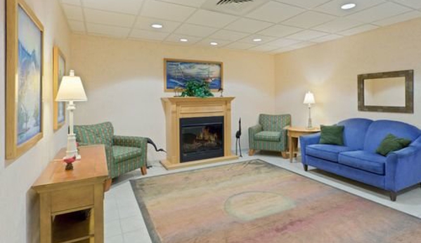 Holiday Inn Express & Suites Salisbury - Delmar - Delmar, MD