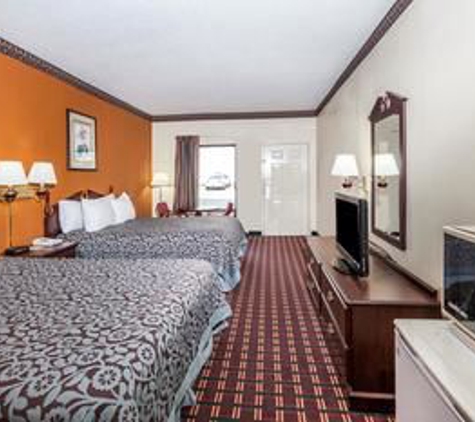 Days Inn by Wyndham Jackson - Jackson, GA