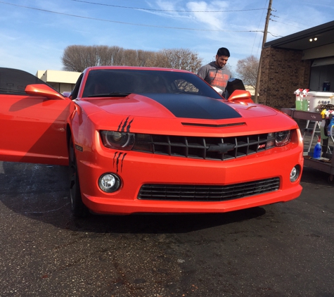 Super Clean Car Wash - Oklahoma City, OK. Putting On The Finishing Touches