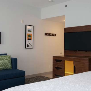 Hampton Inn & Suites Los Angeles/Sherman Oaks - Sherman Oaks, CA