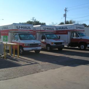 U-Haul at Sam Houston Dr - Victoria, TX