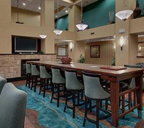 Hampton Inn & Suites Agoura Hills - Agoura Hills, CA