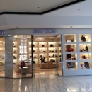 Longchamp Beverly Center - Shoe Stores