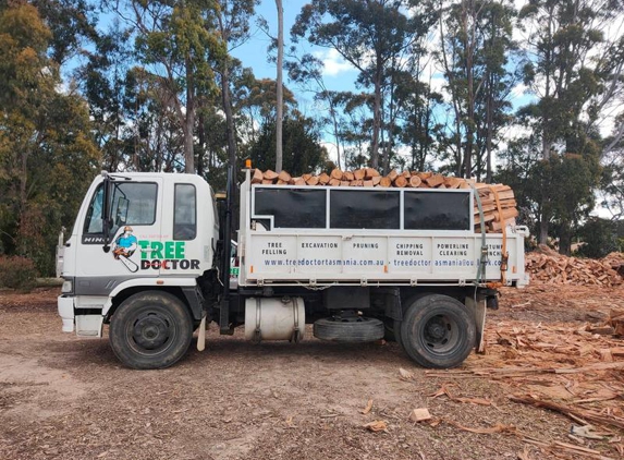 Tree Doctor Tasmania - Stony Rise, TAS. 18 CUBIC METERS????? I DON'T THINK SO