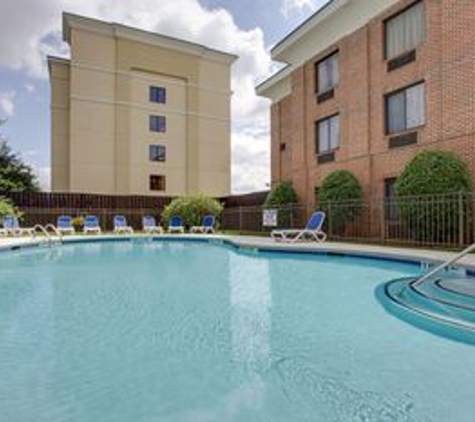 Holiday Inn Express & Suites Columbia-I-20 @ Clemson Rd - Columbia, SC