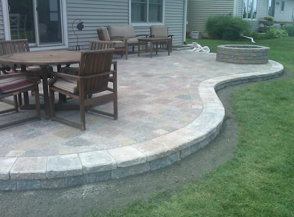 J & E Landscape Services - Eastlake, OH