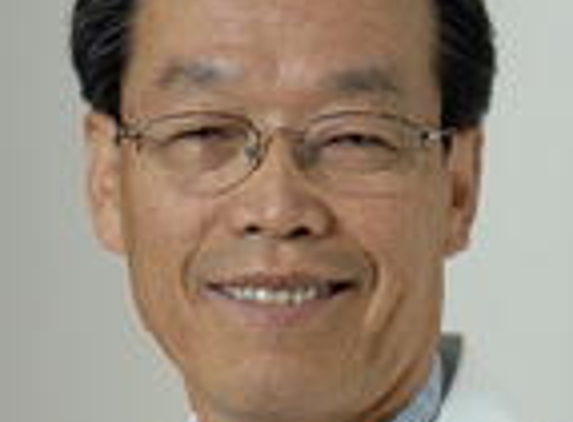 Dr. Yong W Rhee, MD - Fall River, MA