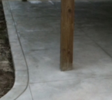 Complete Concrete - Houston, TX. Saw cuts and decorative edging