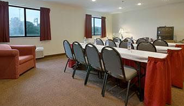 Baymont Inn & Suites - Monroe, MI