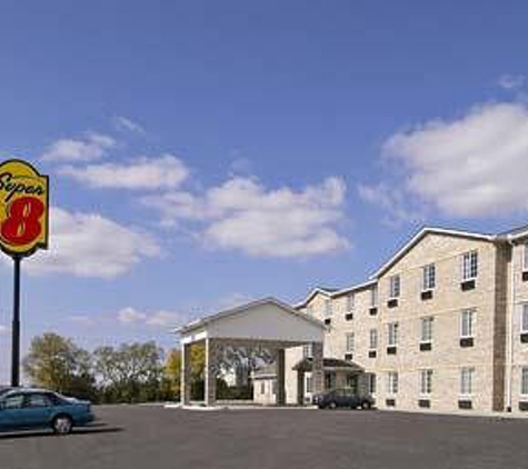 Super 8 by Wyndham Bowling Green North - Bowling Green, KY