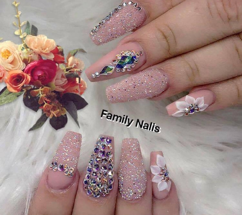 Family Nails Salon - Houston, TX