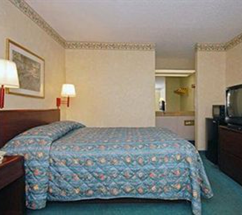 Econo Lodge - Birmingham, AL