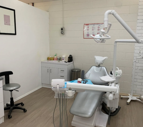 Shyne Dental & Denture Clinic - Bell Park, VIC
