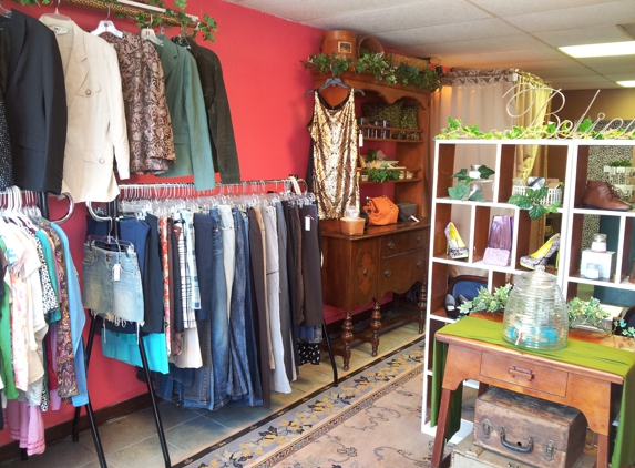 Shindy And Co. Boutique - Independence, MO