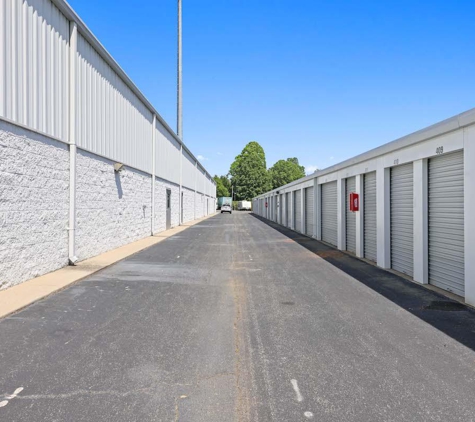 SafeNest Storage - Huntersville, NC