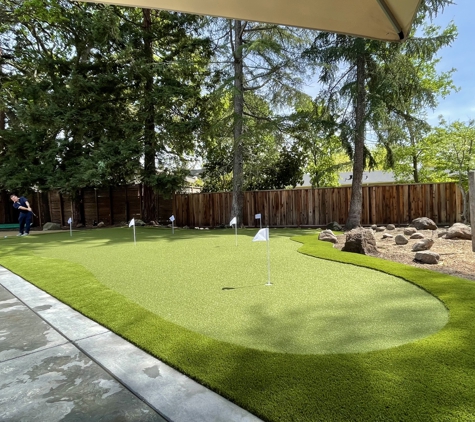 Blades of Glory, Synthetic Lawns & Putting Greens - Walnut Creek, CA. Improve your game with a backyard putting green