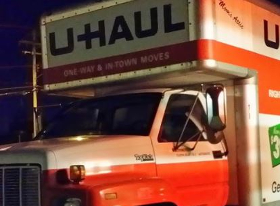 Bob's 66 Service & U-Haul - Maryland Heights, MO