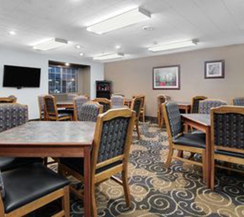 Microtel Inn & Suites by Wyndham Rapid City - Rapid City, SD