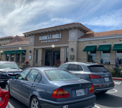Barnes & Noble Booksellers - Corte Madera, CA