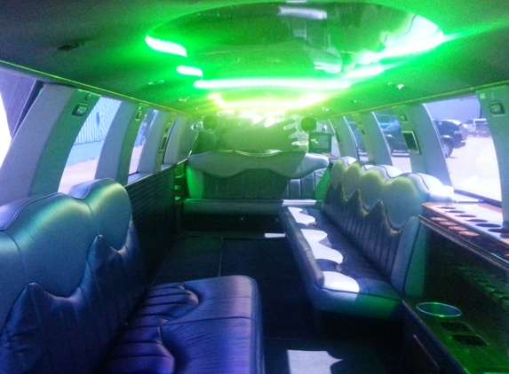 Crosstown Limos - plymouth, MI