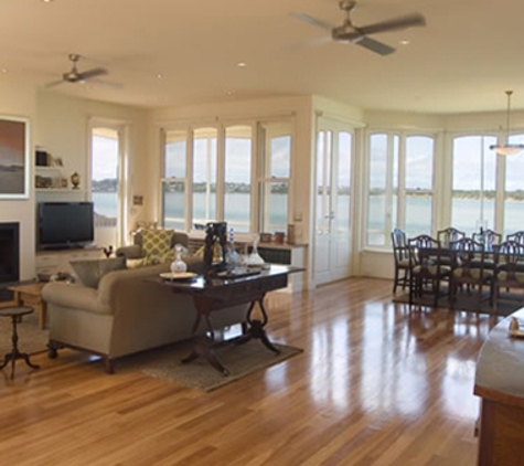 Bendigo Windows - East Bendigo, VIC. Specialize In The Manufacture And Installation Of Shower Screens, Sliding Wardrobe Doors And Mirrors