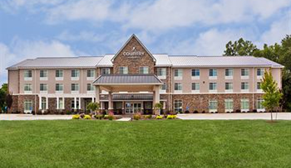 Country Inns & Suites - Dover, OH