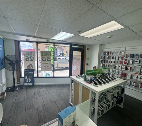 Cricket Wireless Authorized Retailer - Castroville, CA