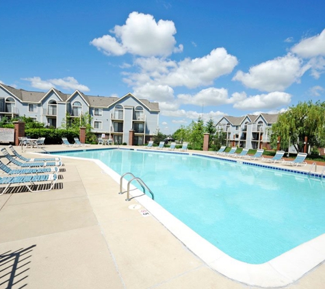 Huntington Cove Apartments - Merrillville, IN