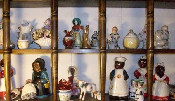 Patti's Treasures & Antiques - Windsor, CT