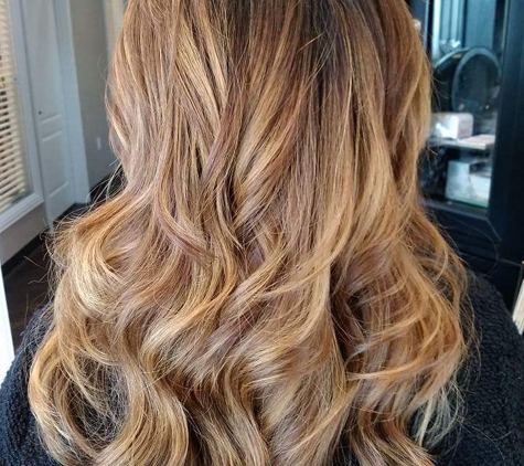 Be Tamed Hair Studio - Dallas, TX