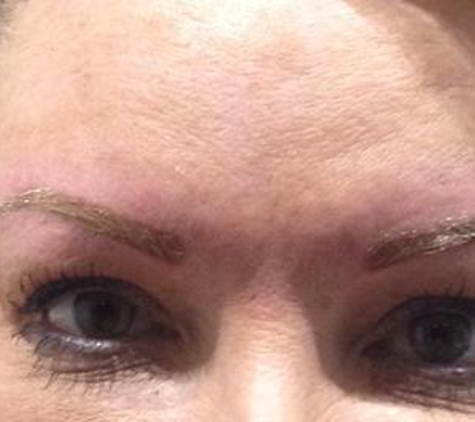 Dreamable Nails - Norwest, NSW. Eyebrows tattoo