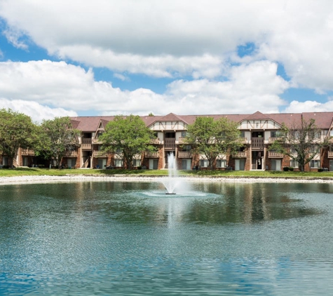 Scarborough Lake Apartments - Indianapolis, IN