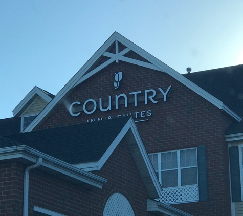 Country Inns & Suites - Brookfield, WI