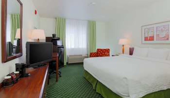 Fairfield Inn & Suites - Visalia, CA