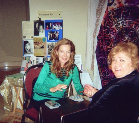 Psychic Judy Hevenly - Los Angeles, CA. Reading a client
at the Whole Life Expo.