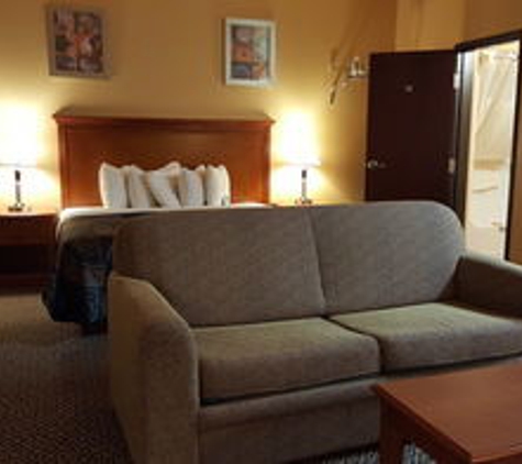 Days Inn & Suites by Wyndham McAlester - Mcalester, OK