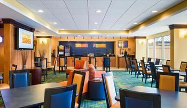 Fairfield Inn & Suites - Evansville, IN