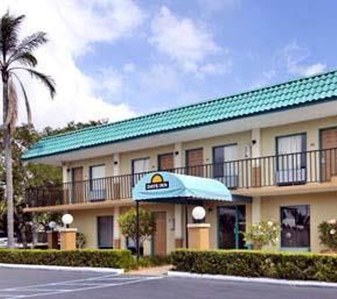 Days Inn by Wyndham Clearwater/Gulf to Bay - Clearwater, FL