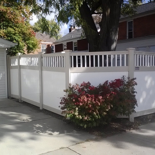 Custom Wood & Vinyl Fencing - Riverview, MI