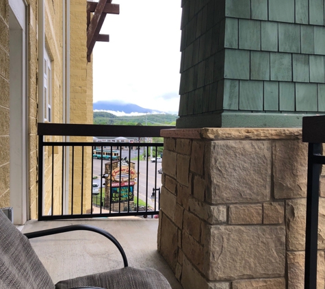 Cherokee Lodge Condos - Pigeon Forge, TN