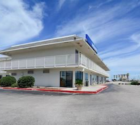 Motel 6 - Galveston, TX