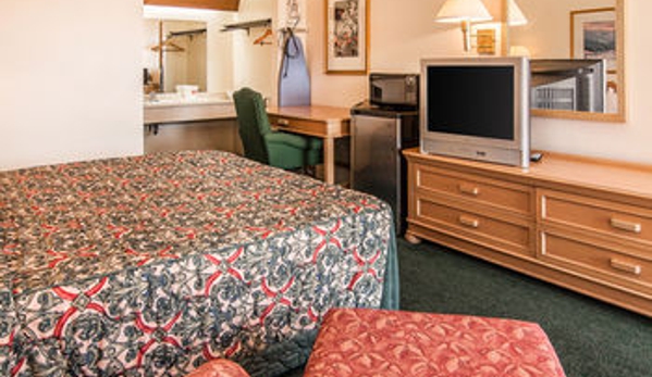 Econo Lodge - Ashland, OR