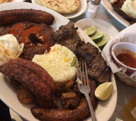 Las Perlas - Flushing, NY